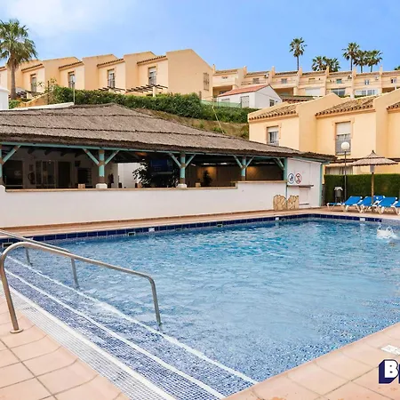 Cozy 2-story Townhouse Family-friendly Fuengirola